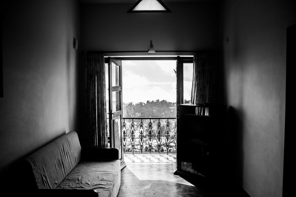 salir-al-balcon